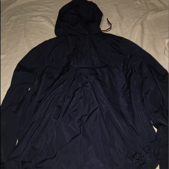 Tommy Hilfiger Polyester Jacket. - Picture 2 of 2
